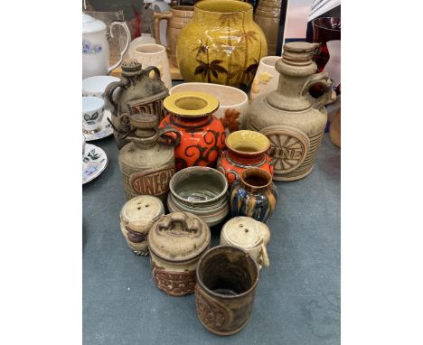 A COLLECTION OF STUDIO POTTERY TO INCLUDE A LARGE MUSTARD VASE WITH LEAF DECORATION, DUTCH SIGNED PIECES, SYLVAC PLANTER AND 