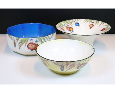 Early 20th century Crown Ducal 'Chinese Lanterns' / 'Carnival' pattern on white ground octagonal bowl, 23cm diameter together