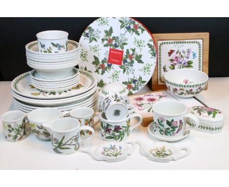 Large collection of Portmeirion Botanic Garden pattern tableware to include plates, bowls, cheese slicer, etc together with a