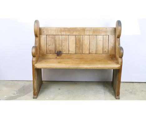 Early 20th century pine settle / bench / pew, 92cm high x 107cm wide x 48cm deep
