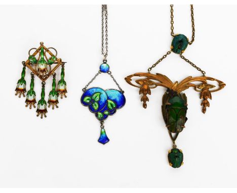 An Art Nouveau silver and enamel pendant necklace, cast in low relief with simple foliage design, enamelled green and blue, w