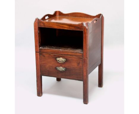 GEORGE III MAHOGANY AND LINE INLAID TRAY TOP COMMODE, the gallery with pierced handles above an open front and commode drawer