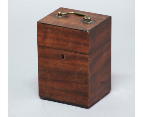 GEORGE III MAHOGANY TRAVELLING DECANTER CASE, of rectangular form with ebony stringing, the leather lined fitted interior inc