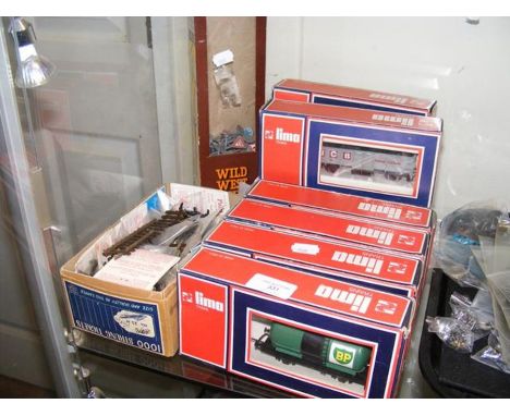 Various boxed Lima rolling stock, etc. 
