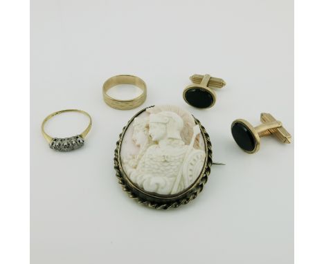 A Victorian carved shell cameo brooch, depicting Zeus and Hera, in gold metal rope twist frame, 4cm high, together with a pai