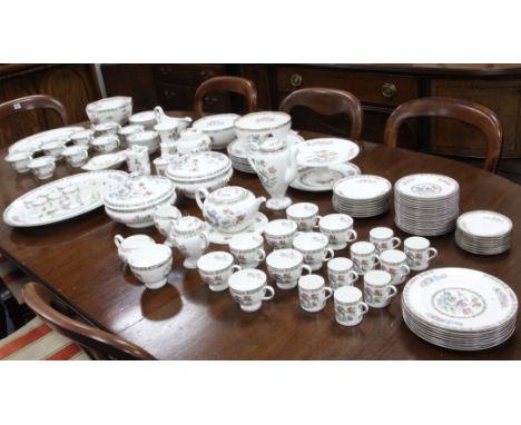 A Wedgwood Kutani Crane tea, coffee and dinner service