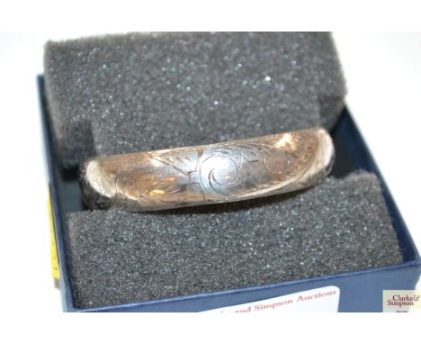 A vintage 925 Sterling silver hinged bangle, 18.9gms
