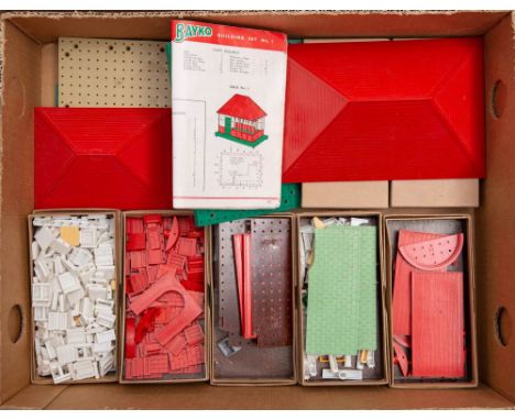 A collection of various Bayko Building sets in associated boxes and loose. 
