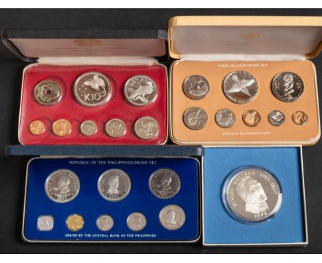 Panama 20. Balboas (approx 130gm): 925 Silver part Silver republic of Phillipines Proof set 1976. Coins of the Cook Island, P