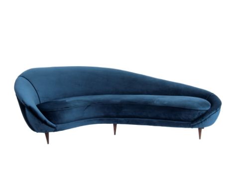 Curved sofa with padding upholstered in teal velvet, wooden legs Produced in Italy in early '50s cm 120x82x251