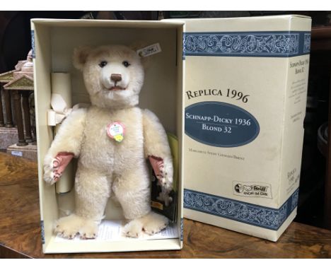 A boxed Steiff Schnapp Dicky 1936 Blonde 1996 replica bear