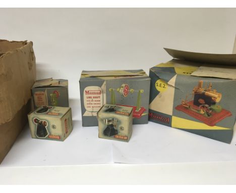 A boxed playworn Mamod S.E.2 other boxed Mamod static steam engine accessories and a box of mixed Meccano ( a lot)