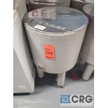 Portable can beverage ice tub