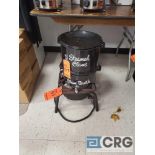 Propane candy cooker with clam pot