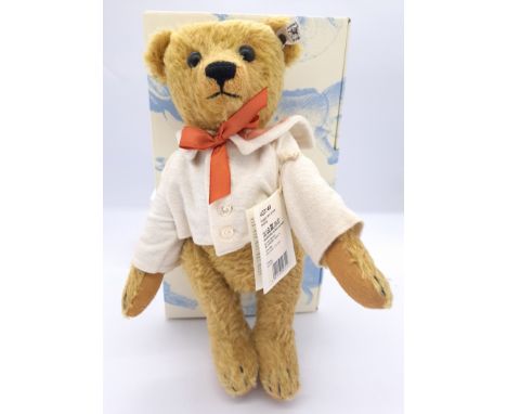 Steiff Archie Replica 1910 teddy bear, white tag 403149, LE 1000, mohair, swing label, certificate, Near Mint to Mint, within