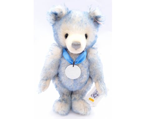 Steiff Father Rhein Deutschland Bear 2002, white tag 671197, LE 2000, mohair, musical movement, complete with chest medallion