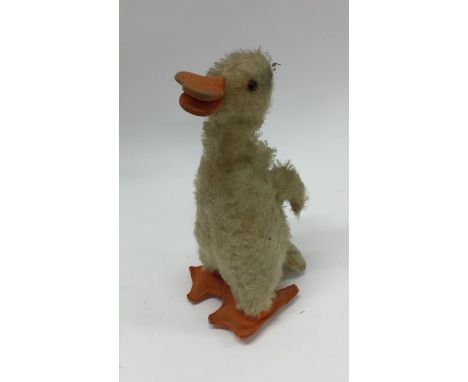 STEIFF A novelty toy duck with rotating head. Est. £50 - £80.