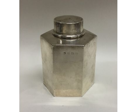 A hexagonal silver tea caddy. Birmingham. Approx. 90 grams. Est. £100 - £200.