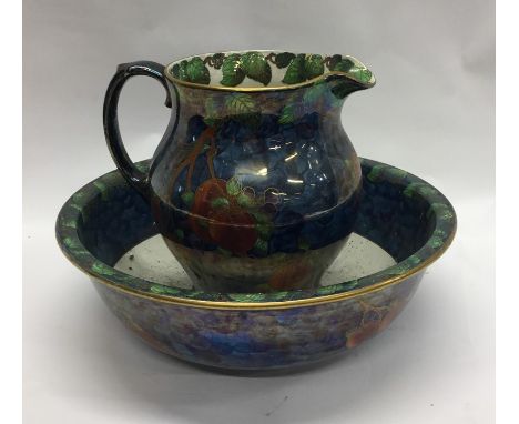 An attractive Maling jug and basin set. Est. £20 - £30.