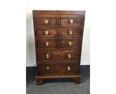A good Georgian hinged top mahogany commode on bracket feet with cupboard front. Est. £40 - £60.