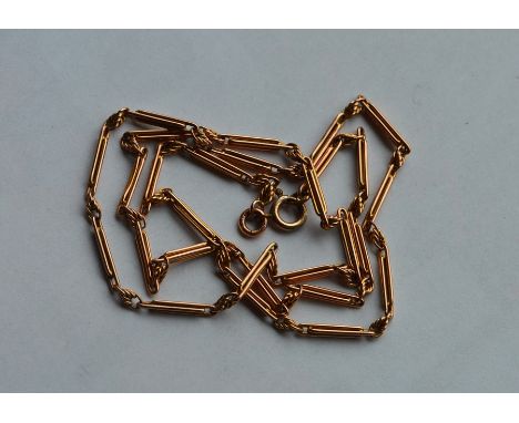 A 9 carat fancy link chain with ring clasp. Approx. 11 grams. Est. £100 - £200. 