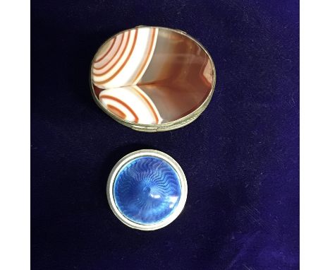 BIRMINGHAM SILVER BLUE ENAMEL TOPPED CAPSTAN ROUGE POT AND A METAL AND POLISHED AGATE OVAL BOX