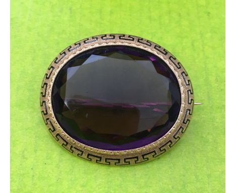 UNMARKED YELLOW METAL 8 GREEK KEY ENAMEL AMETHYST BAR BROOCH 