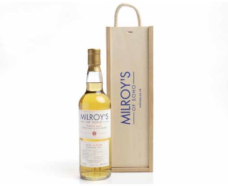 BOWMORE 1989 AGED 16 YEARS
Islay Single Malt Single Cask Scotch Whisky. Distilled 18th February 1989, matured in refill hogsh