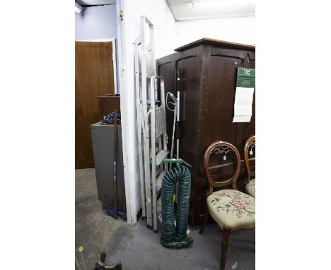 VARIOUS GARDEN TOOLS TO INCLUDE; TWO PAIRS OF STEP LADDERS, HOSE- PIPE, BRUSH AND ALSO A STEAM CLEANER 