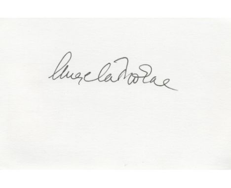 Angela Thorne signed 6x4 white album page. Thorne, born 25 January 1939, is an English actress of stage, television and film 