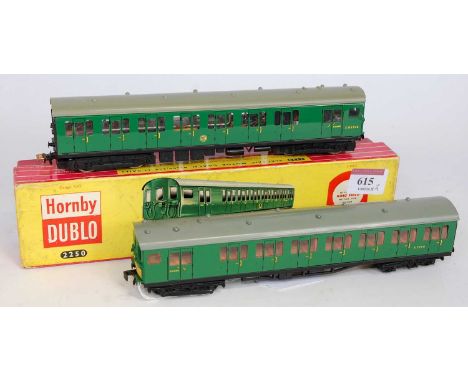 Hornby Dublo 2250 EMU motor coach converted for 3-rail running (G-BG) together with trailer driving coach (G)Condition report