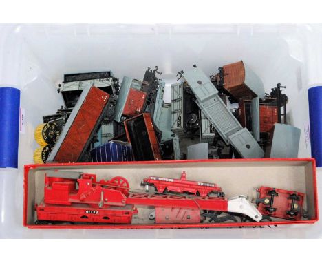 Plastic crate contaning approx 50 Hornby Dublo assorted wagons and a breakdown crane (matt) with jacks, many wagons have ligh