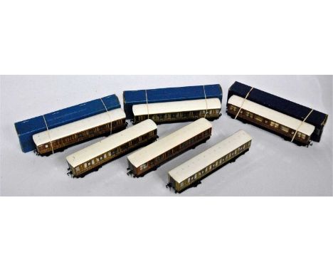 Six Horny Dublo D1 NE coaches; Br/3rd coaches; Br/3rd (E/BVG), all 3rd plastic wheels brown ends (E-BVG), 1st/3rd (E), anothe