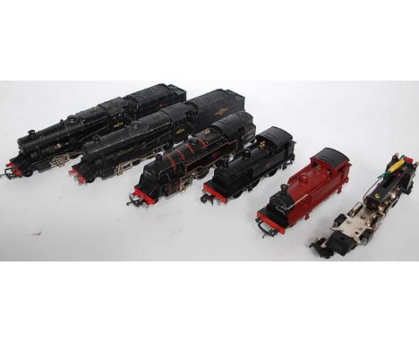 Tray containing selection of Hornby Dublo locomotives all 2-rail, 2x class 8F Nos. 48073 and 48109 both fitted with Triang ty