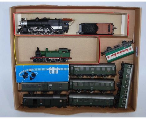 Mixed H0 items and whitemetal kit built Belgian Railways 4-4-2 tank engine (G), 7x DB and DR 6-wheel coaches and a van by Pik