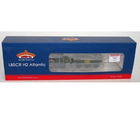 A Bachmann 31-920 Southern Maunsell green class H2 Atlantic engine and tender No. 2421 'South Foreland', DCC ready, no instru