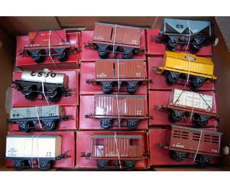 A large tray containing 12 post-war Hornby goods wagons, comprising low-sided with furniture container; low-sided with meat c