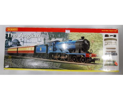 Triang/Hornby R851 Freightmaster train set, version with BR blue AIA-AIA diesel locomotive, set appears complete except for c
