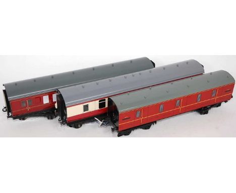 Three modern bogie coaches: ACE Trains Br/2nd maroon and cream E35260 fitted with working rear light (E), Darstaed Br/2nd mar