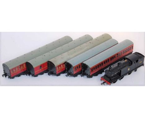 Five Hornby Dublo D14  maroon suburban coaches, all with glazed windows (F-G), and a repainted EDL17 tank engine 3-rail early