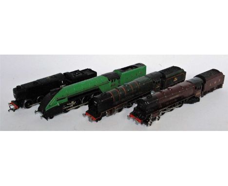 Mixed lot of locomotives to include whitemetal kit built LNER 2-8-2 streamlined engine and tender No. 2005 'Thane of Fife' (G