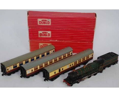 Hornby Dublo 3-railed 'Denbigh Castle' engine and tender chips to raised edges and paint loss to chimney (G) together with 3 
