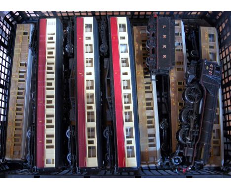 10 Hornby 1st series Gresley coaches, 7 teak, 3 red/cream (GF) and a repainted Bachmann class V2 engine and tender LNER black