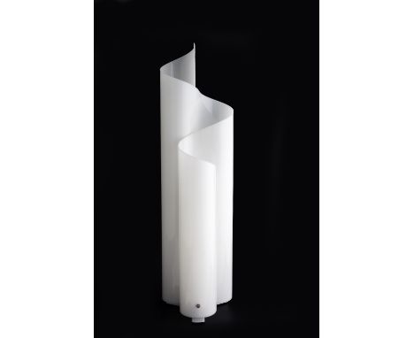 Vico Magistretti (1920-2006) 'Chimera' table lamp, designed 1969 manufactured by Artemide plastic on a metal base, stamped (u