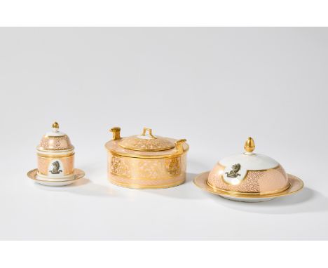 A Worcester Barr Flight and Barr porcelain apricot-ground crested covered dish and honey-pot, cover and fixed stand, c.1808-1