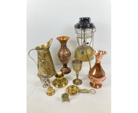 A box of assorted vintage metal ware to include brass &amp; copper. Lot includes Tilley lamp, brass and copper jugs and brass