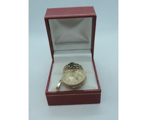 Scrap 9ct Gold Locket and Ring - 4.5gms 