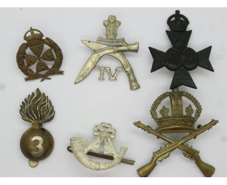 Mixed WWI and later cap badges, including 3rd City of London, 4th Prince of Wales Own, Oxfordshire &amp; Buckinghamshire Ligh