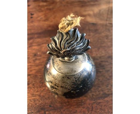 Silver table lighter with oil reservoir 10cm high