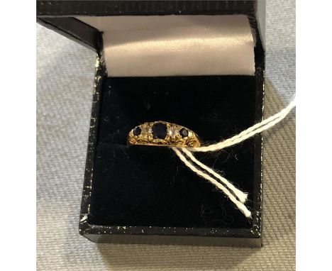 18ct gold ladies dress ring 3 sapphires and 2 diamonds,size P
